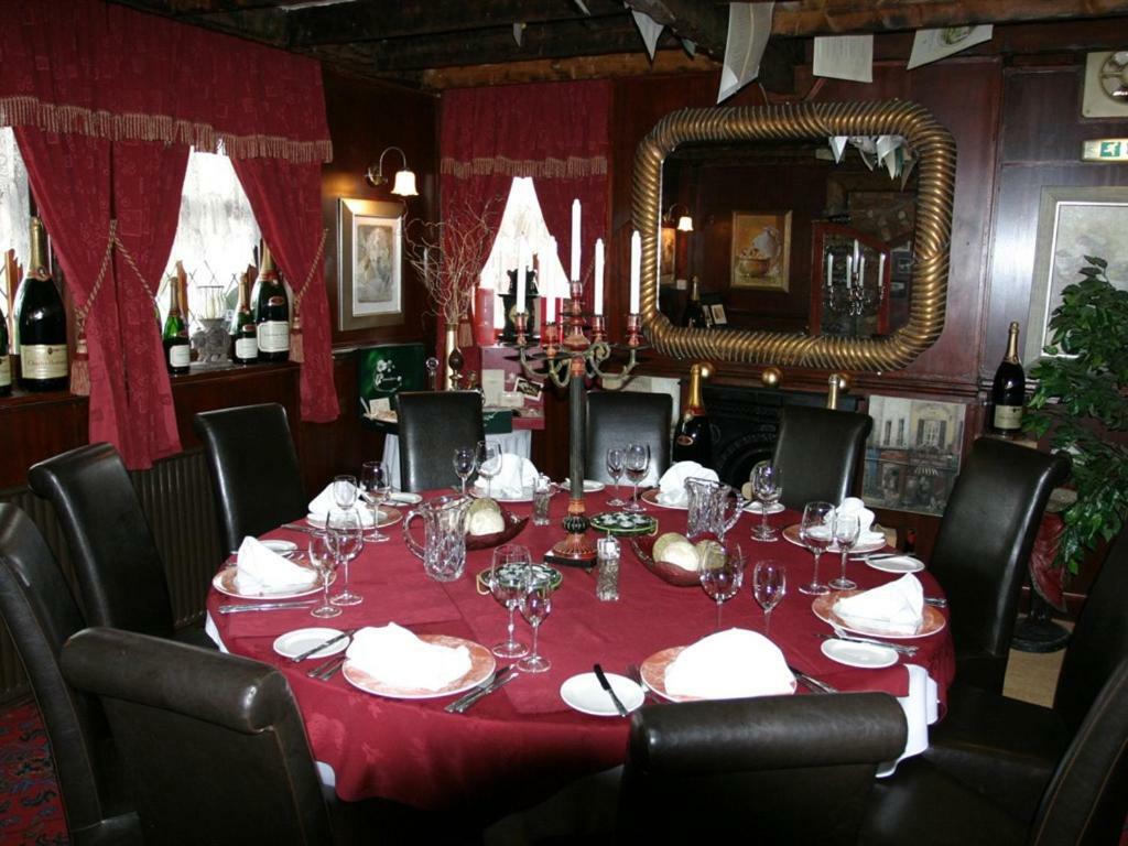 The Blue Bell Inn Weaverthorpe الغرفة الصورة